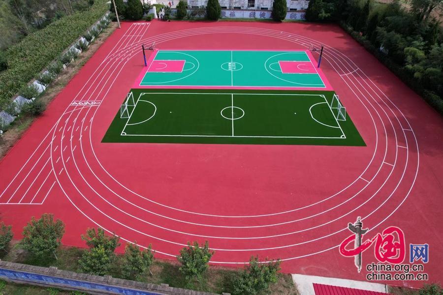 中国发展基金会携手北京畅森体育捐资百万为柳林小学建设新操场(图6)